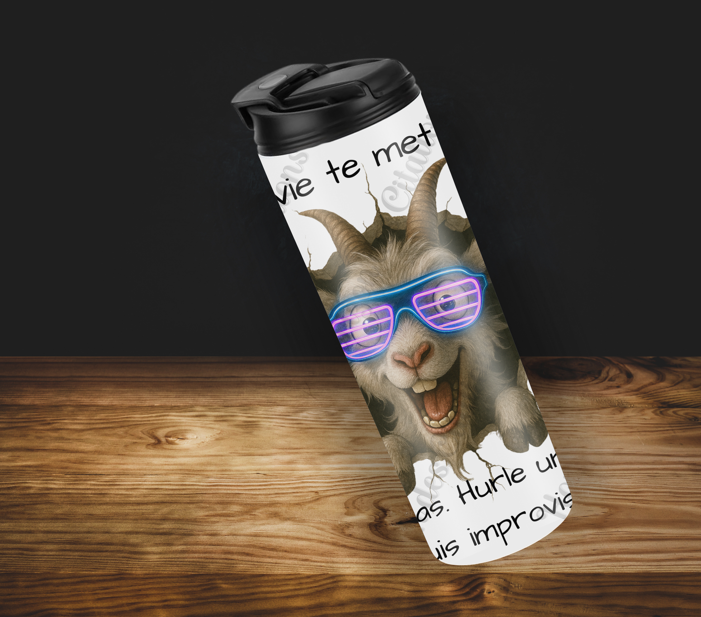 Tumbler 20oz - Quand la vie te met un mur ... panique pas. Hurle un bon coup, puis improvise.