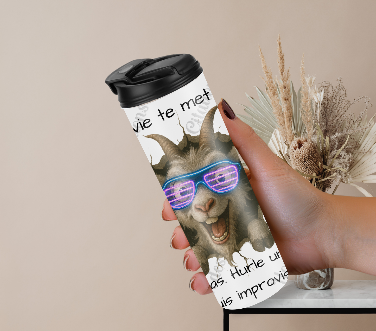 Tumbler 20oz - Quand la vie te met un mur ... panique pas. Hurle un bon coup, puis improvise.